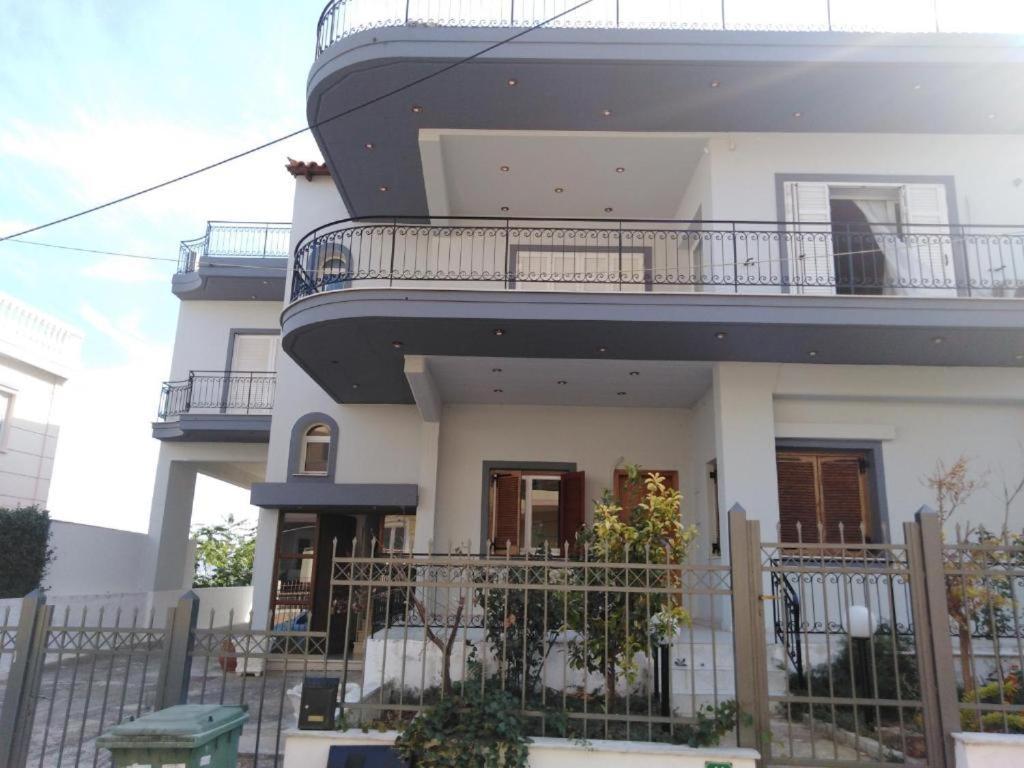 Tiffany'S 5' Min From Airport Διαμέρισμα Σπάτα Εξωτερικό φωτογραφία