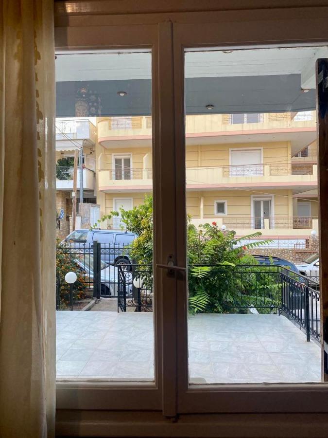 Tiffany'S 5' Min From Airport Διαμέρισμα Σπάτα Εξωτερικό φωτογραφία